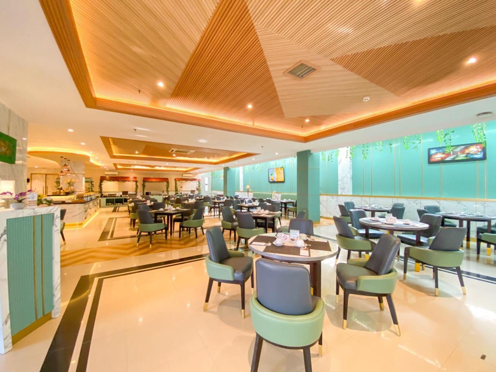Luxury Malioboro Hotel Yogyakarta Exterior foto