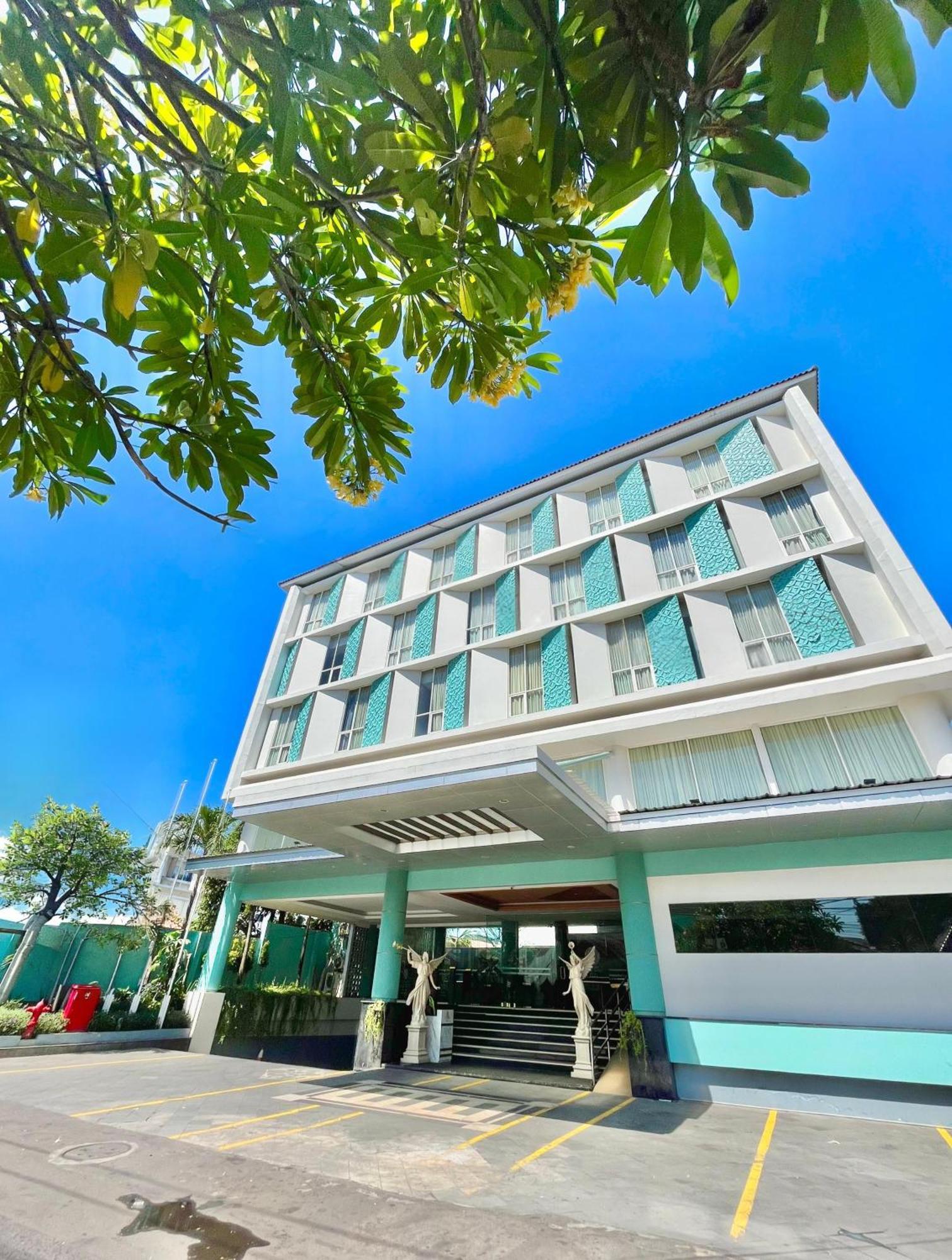 Luxury Malioboro Hotel Yogyakarta Exterior foto