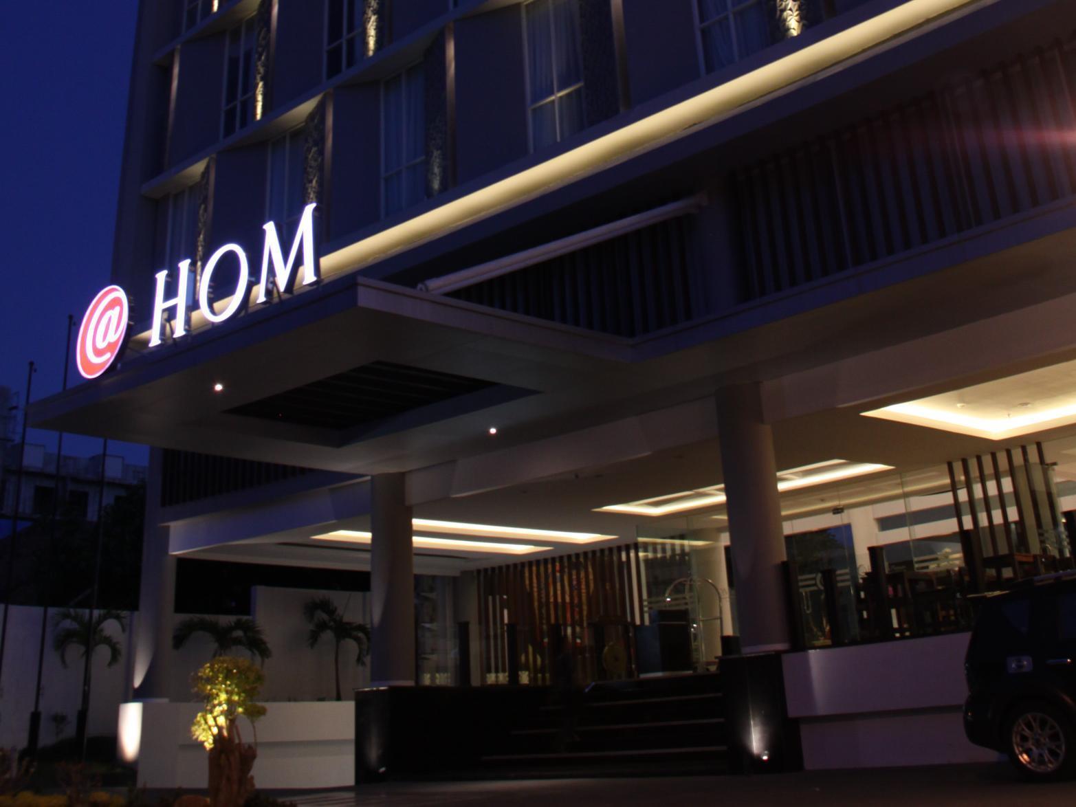 Luxury Malioboro Hotel Yogyakarta Exterior foto